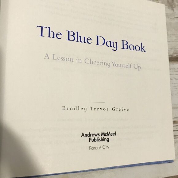 The Blue Book Bradley Trevor Greive A Lesson in Cheering Yourself Up Book - Picture 4 of 9